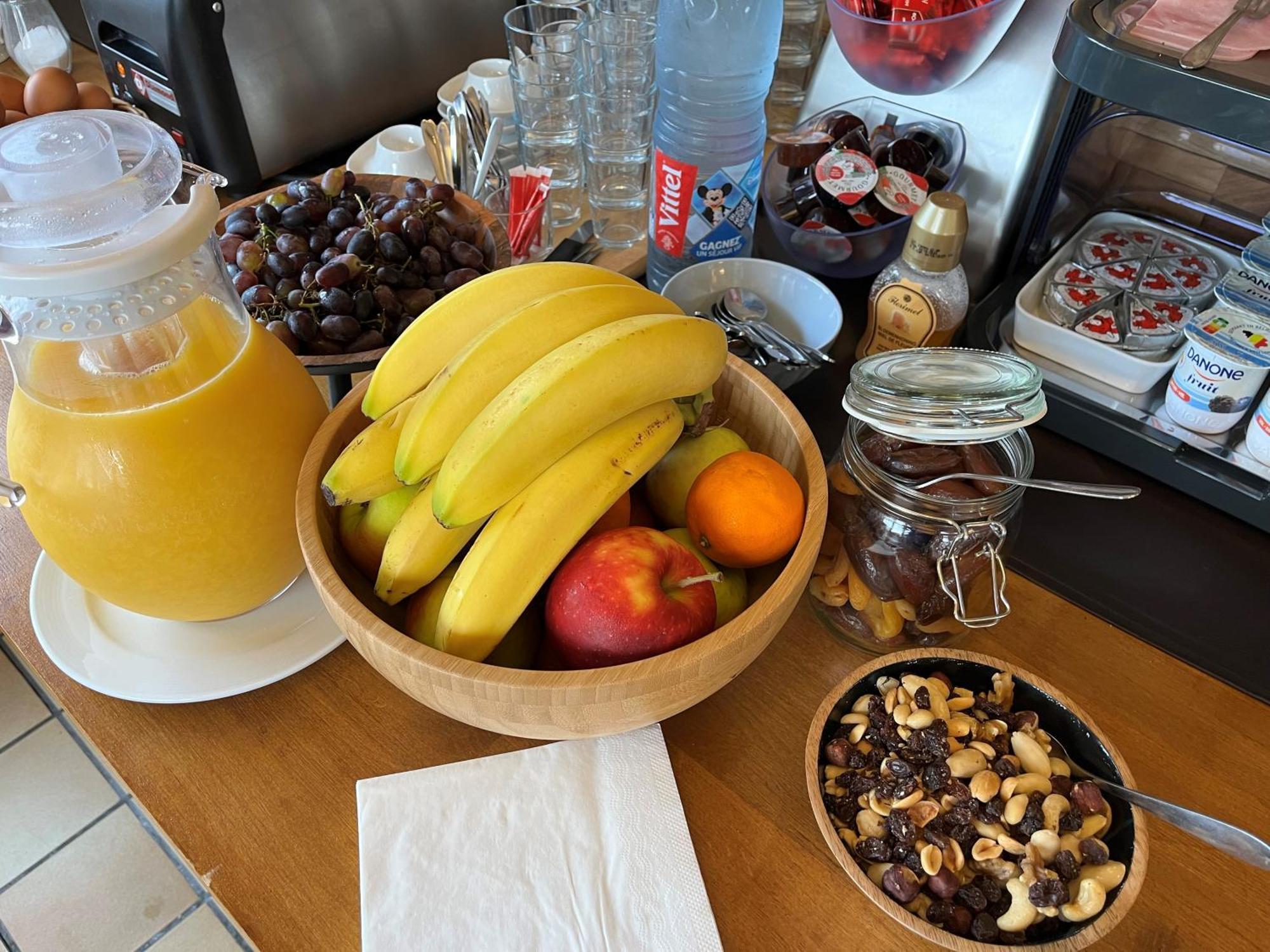 Westendia And Free Parking Breakfast Hotel 2*