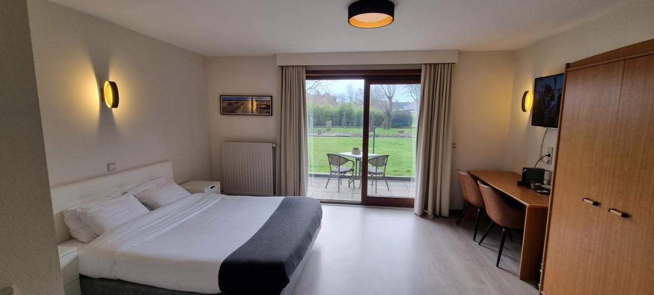 Westendia And Free Parking Breakfast Hotel