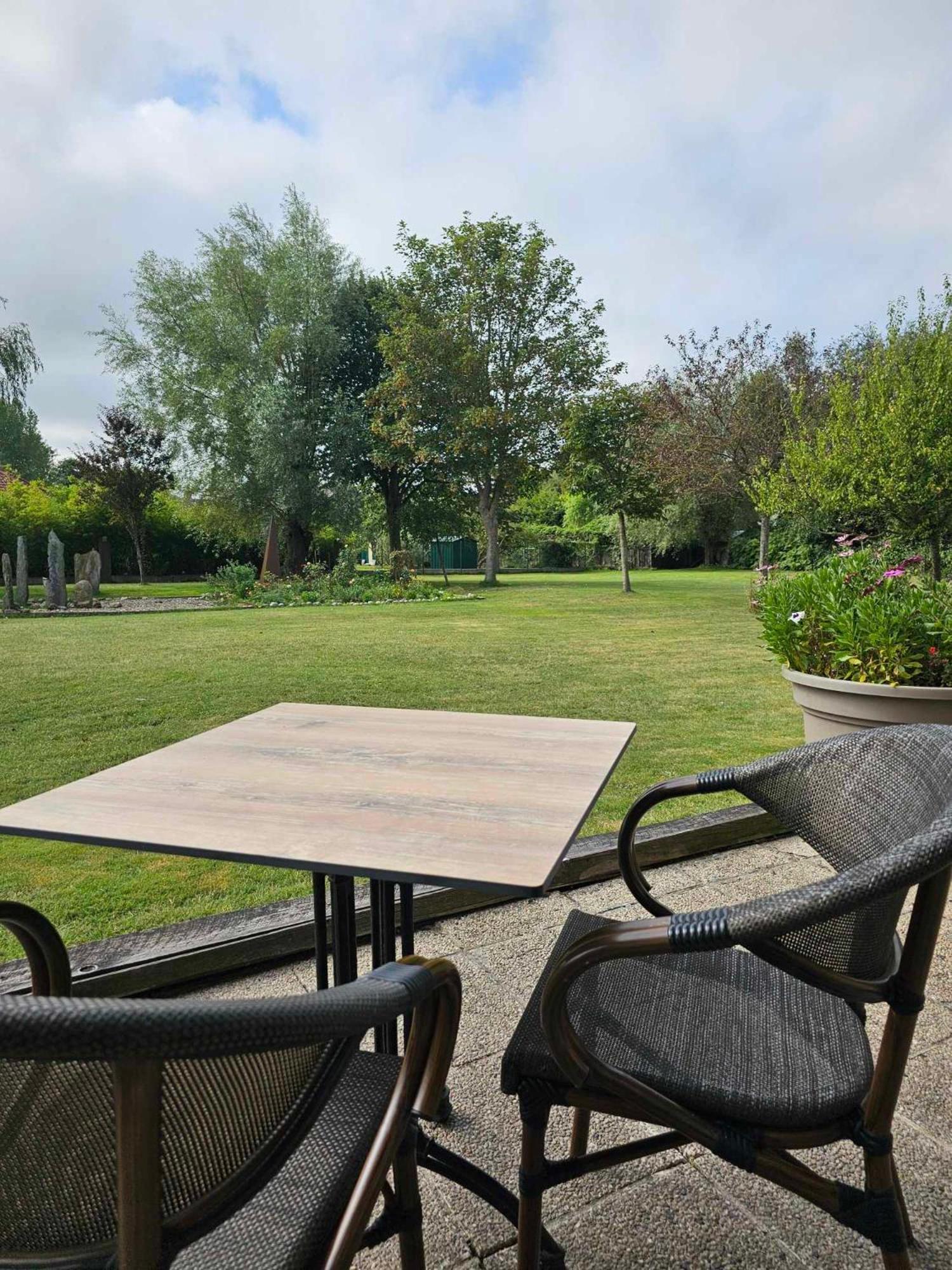 Hotel Westendia And Free Parking Breakfast Westende